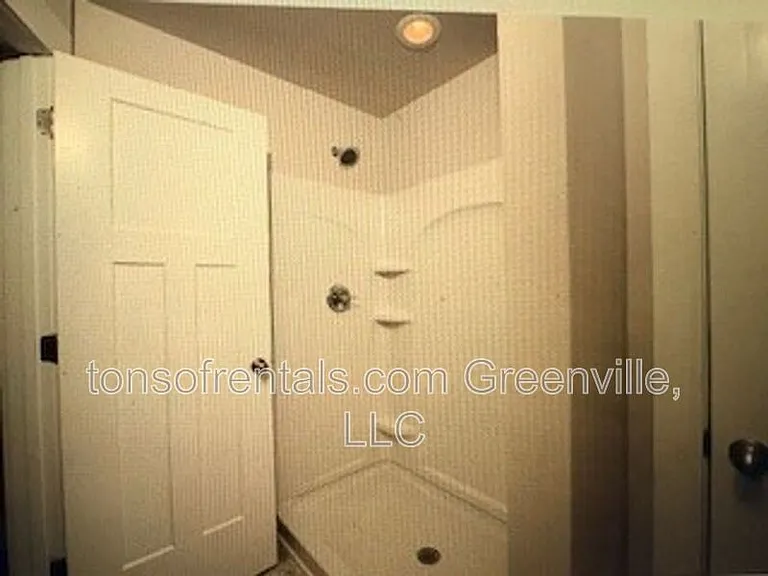 437 Pangel Ln — Photo 10