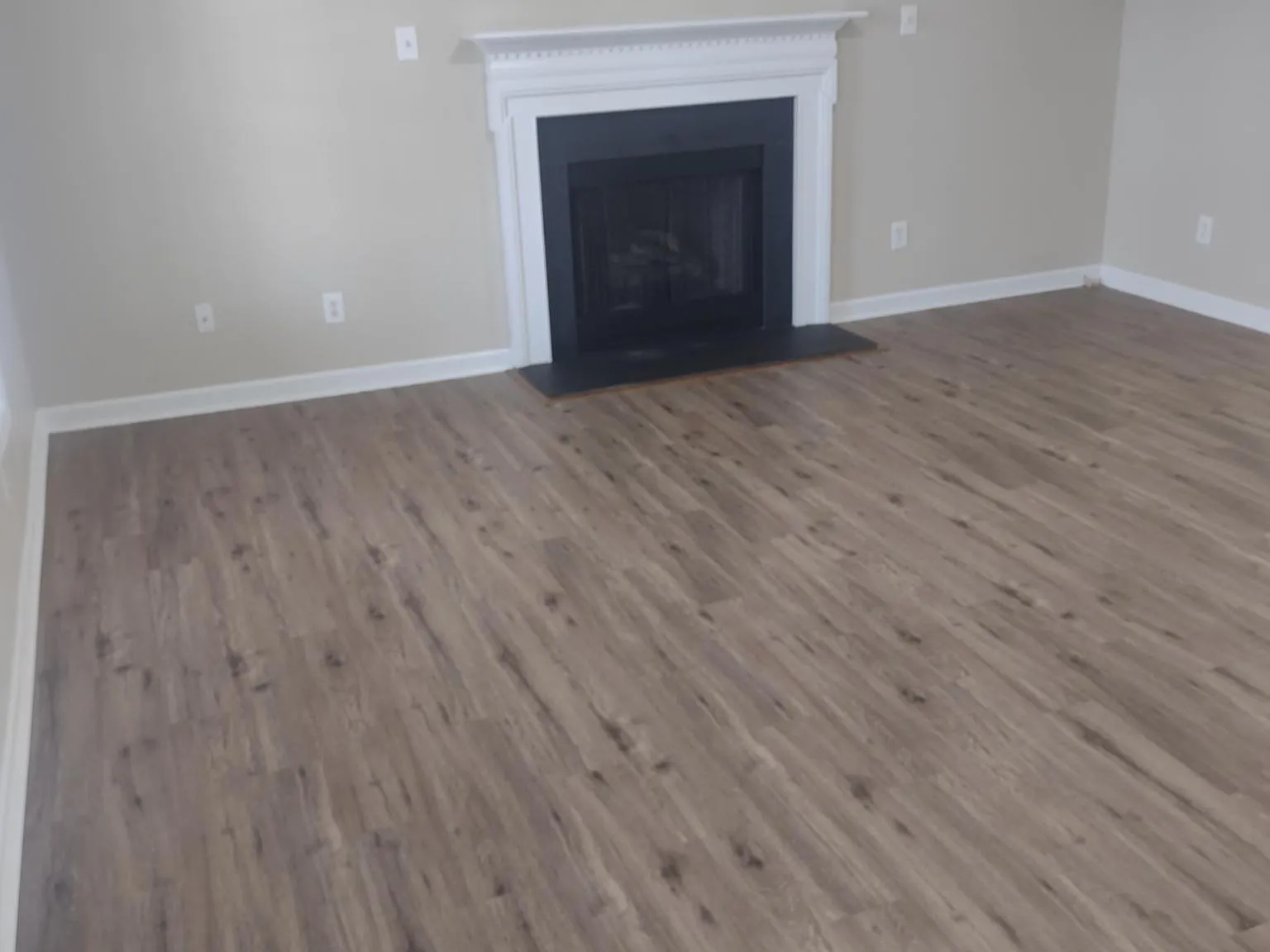 4 bed, 2.5 bath, 1980 sqft, $1,975 — Photo 2