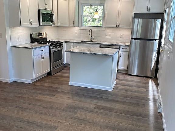 Kitchen & dining room