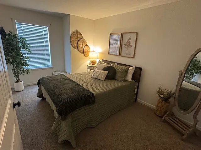 3 bed, 2.5 bath, 1473 sqft, $2,100 — Photo 3