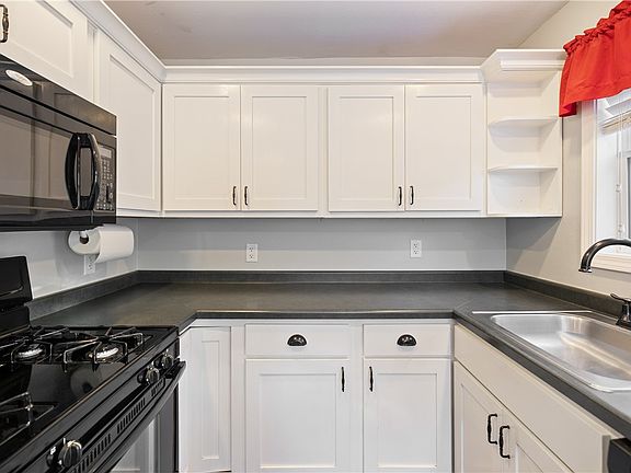 4th image of 1217 Boulevard Place