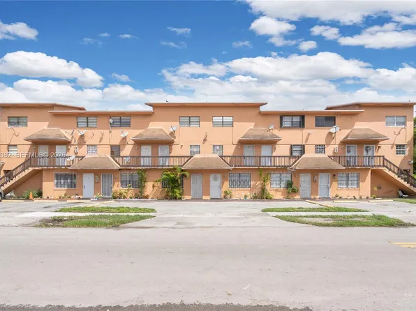 2261 W 53rd St APT 13, Hialeah, FL 33016