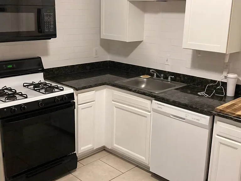 3300 College St #21 — Photo 7