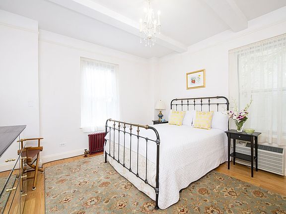 3rd image of 153 E 73rd St #1D
