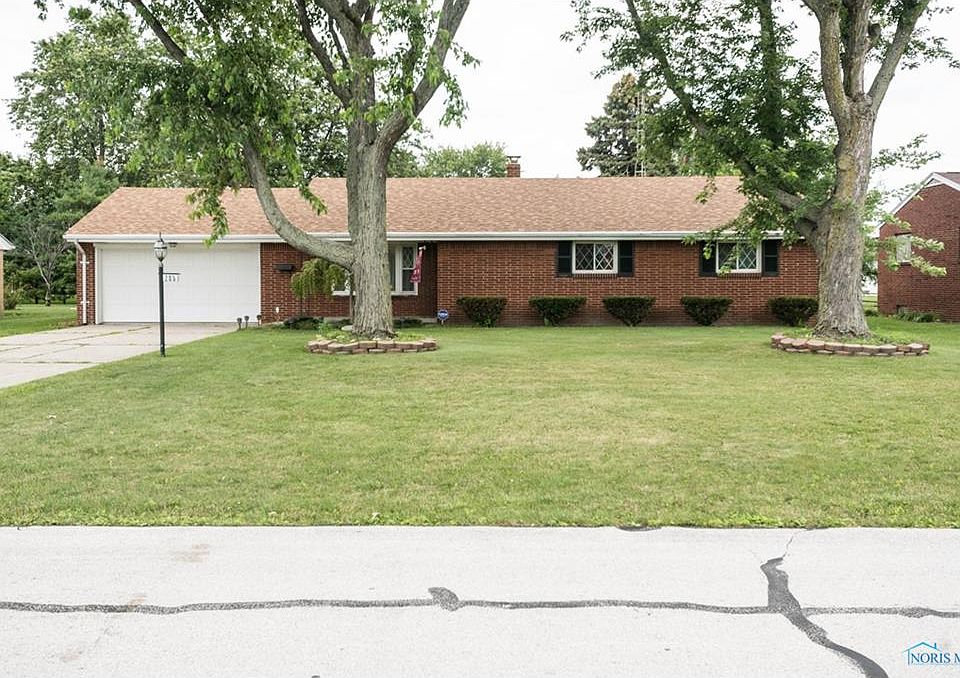1st image of 205 Park Ln