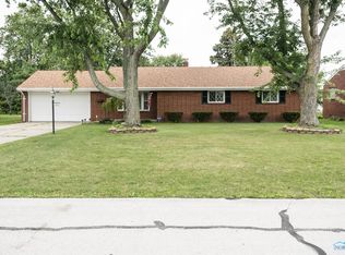 205 Park Ln, Walbridge, OH 43465