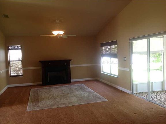 2nd image of 25305 Hibiscus St