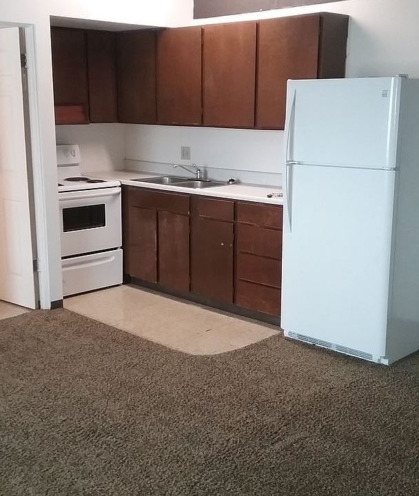1st image of 825 N Grand Ave APT 1