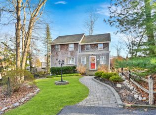 314 Locust Dr, Rocky Point, NY 11778