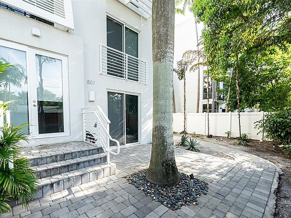 3rd image of 801 SE 12th Court #801