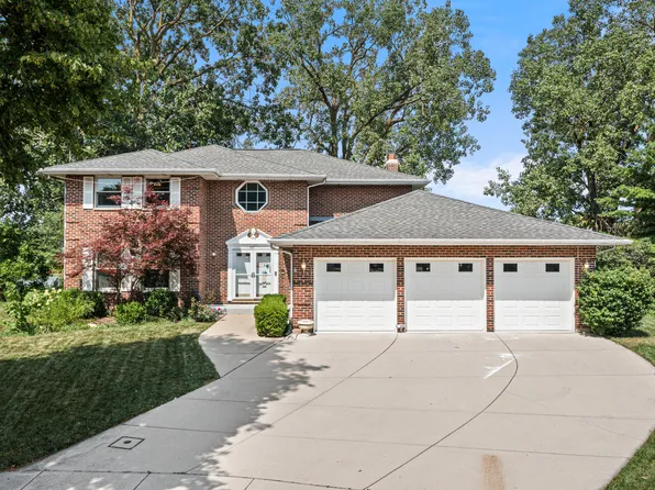 887 N Dovington Ct, Hoffman Estates, IL 60169
