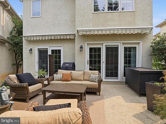 5th image of 789 Woodfield Dr
