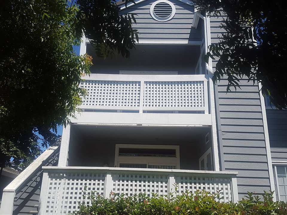 2nd image of 710 Waterford Pl