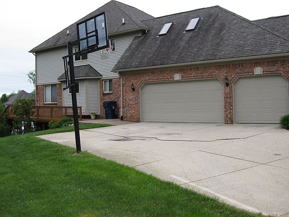 3rd image of 56230 Lancewood Dr
