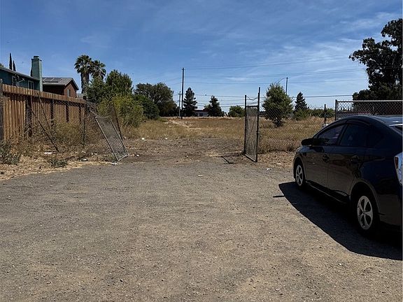 4th image of 4408 Sunset Ave