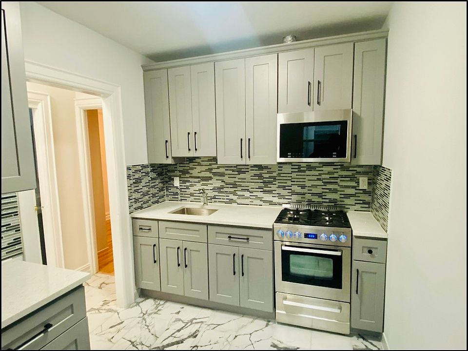 1st image of 253-06 Northern Blvd #2R