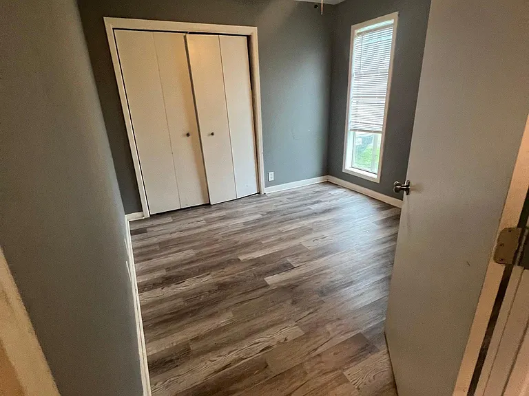 527 E Caney St #M — Photo 15