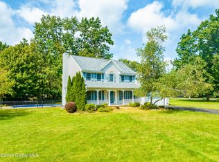 29 Marcel Rd, Halfmoon, NY 12065