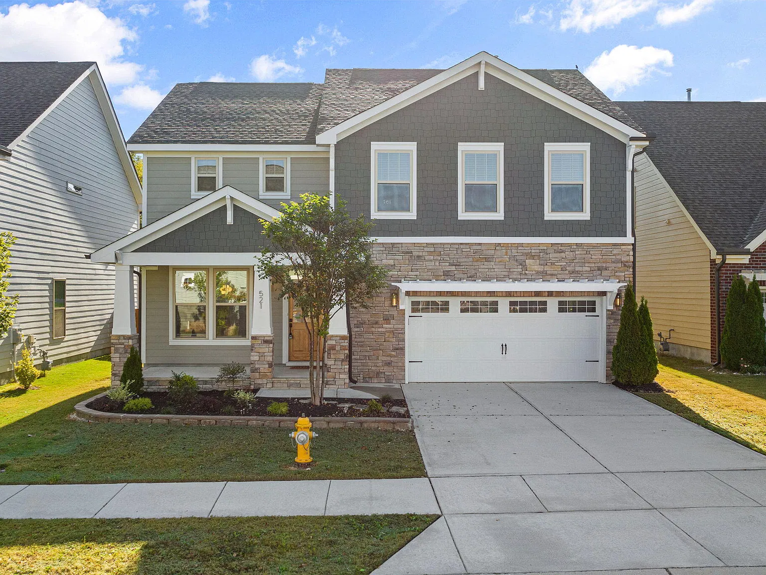 3 bed, 2.5 bath, 2412 sqft, $2,695 — Photo 1