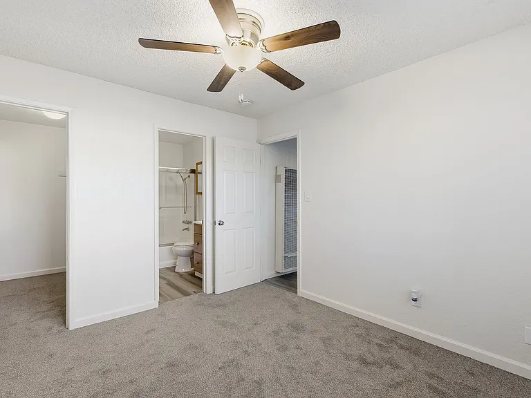 450 - Harbor Breeze — Photo 10
