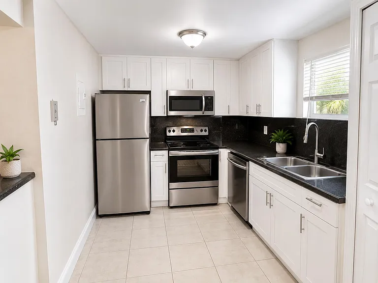4205 N University Dr #106 — Photo 12