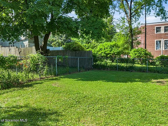 4th image of 2402 Dimmick Ave