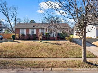 3535 Driftwood Dr, Charlotte, NC 28205