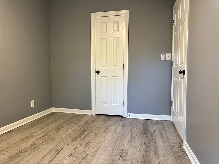 205 Guilford Ave — Photo 14
