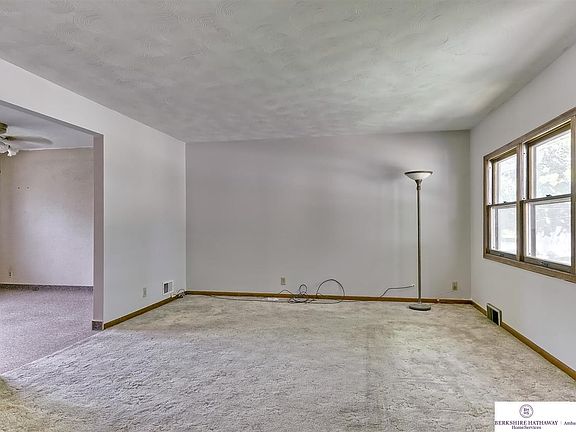4th image of 2923 S 116th Ave