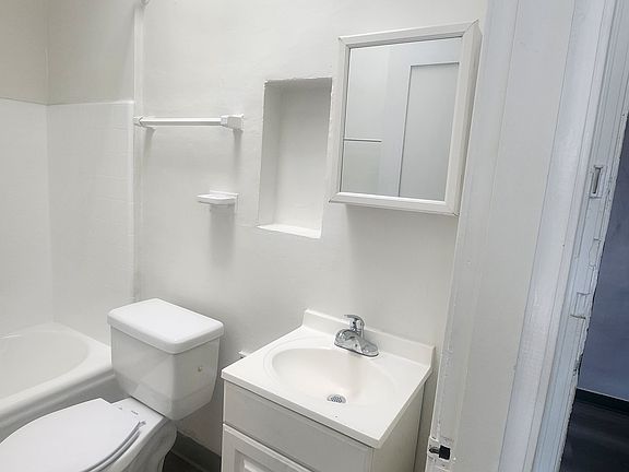 5th image of 7922 W Beverly Blvd #206