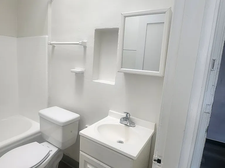 7922 W Beverly Blvd #206 — Photo 5