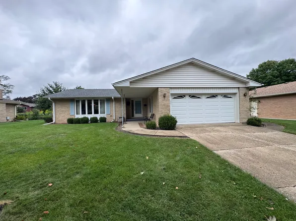 1610 E Dogwood Ln, Mount Prospect, IL 60056