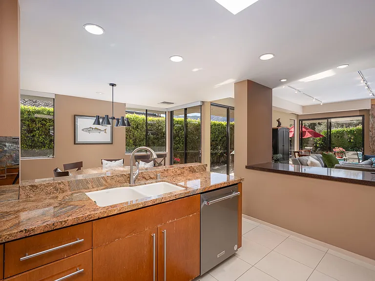 52 Princeton Dr — Photo 18