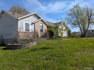 1208 Colby Dr, Saint Peters, MO