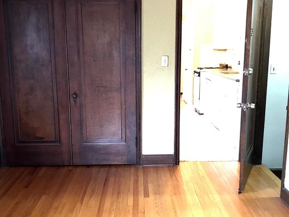 2nd image of 387 W Cambourne St