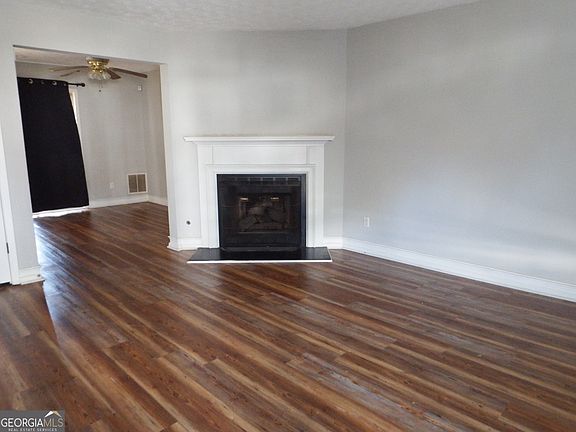 4th image of 5722 Wells Cir