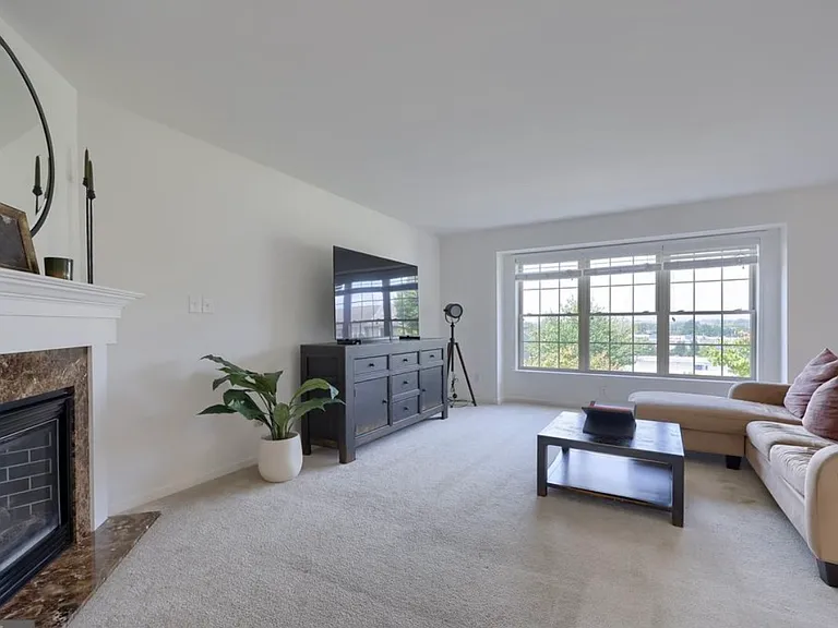 637 Royal View Dr — Photo 8