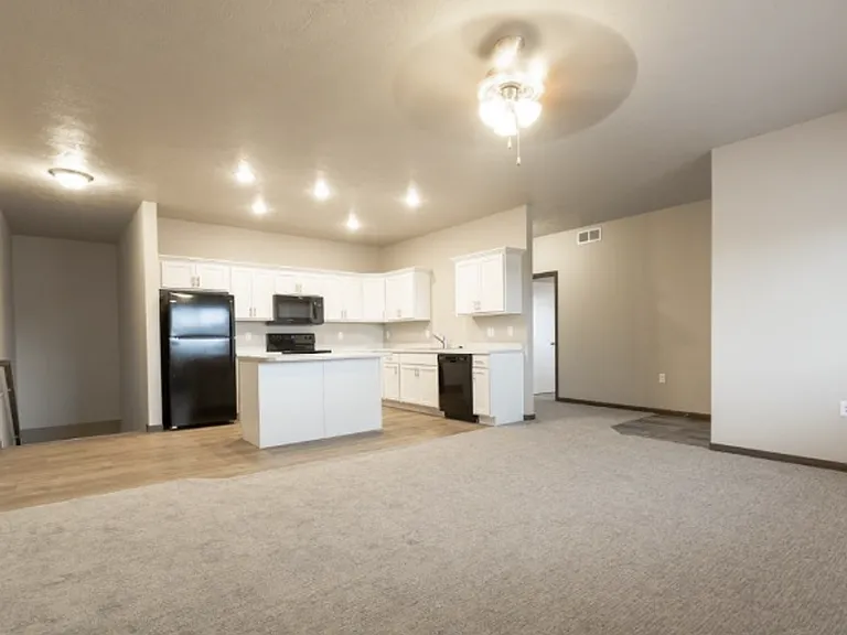 500 N Shepherd Ave — Photo 14