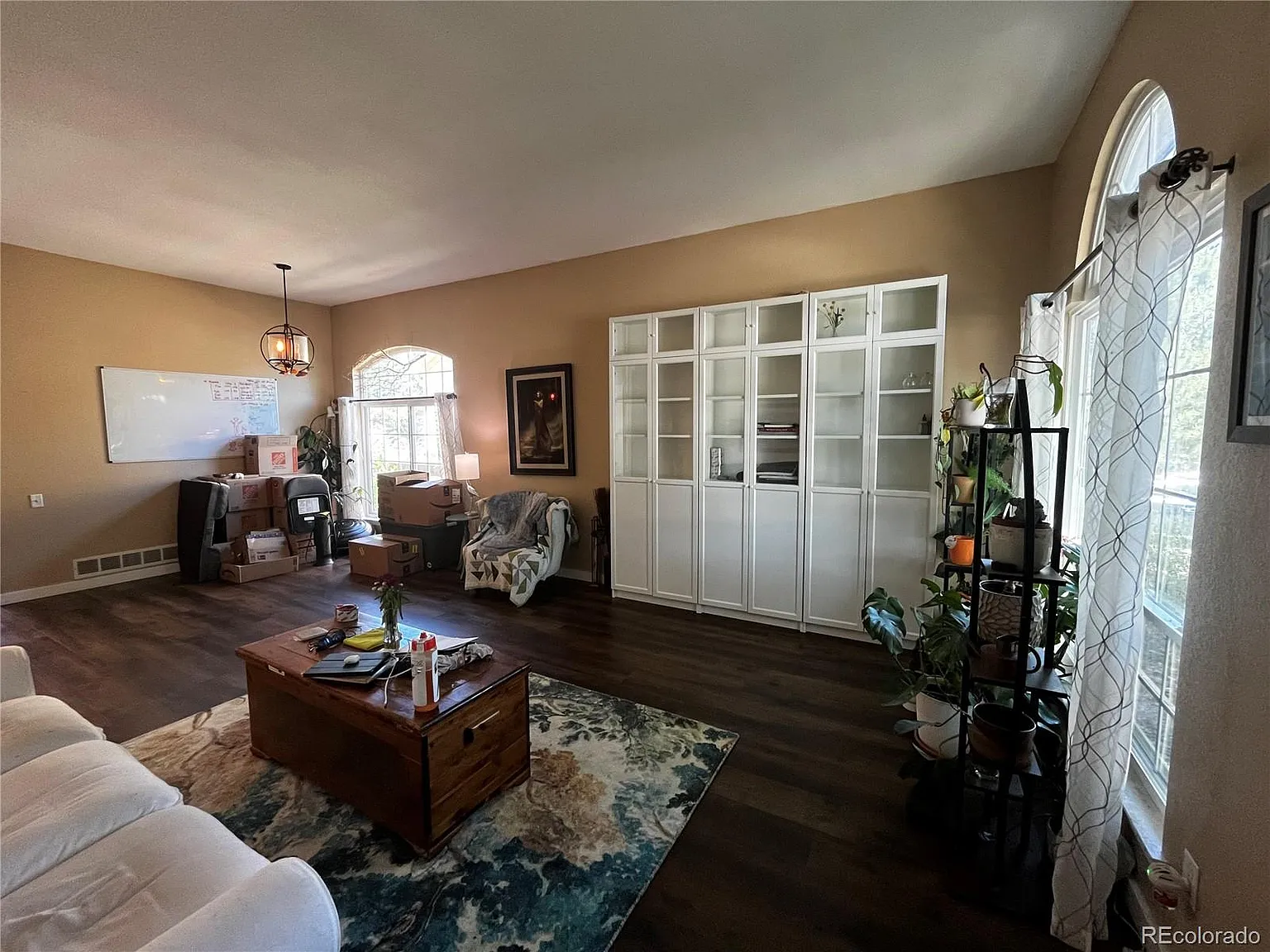 3 bed, 3.5 bath, 2080 sqft, $3,300 — Photo 2