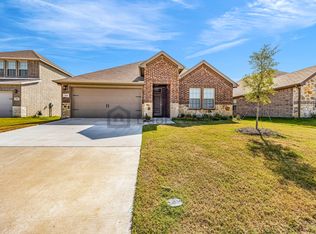 212 Happywell Ln, Caddo Mills, TX 75135