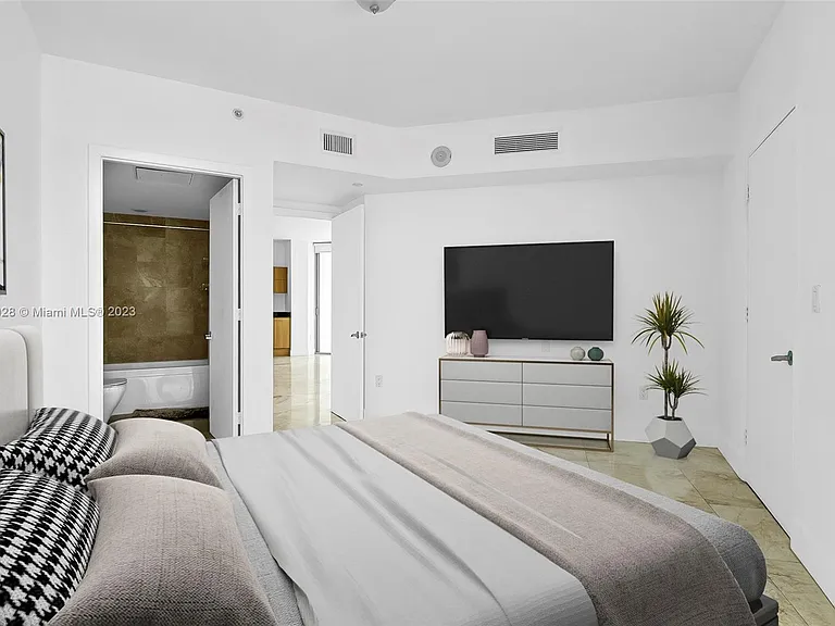 350 S Miami Ave #5 — Photo 19
