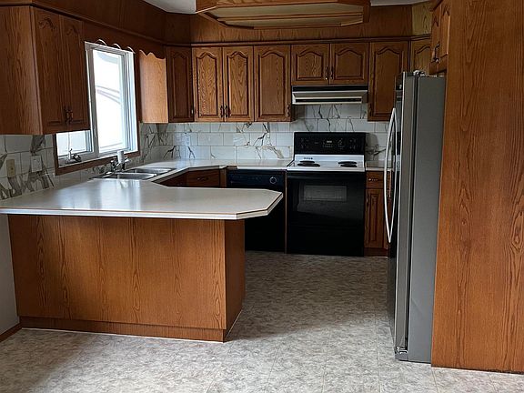 2nd image of 5012 58th Ave