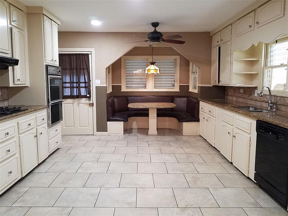 1st image of 3040 McArthur Dr