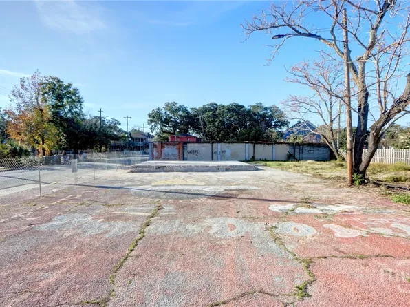 1809 Montgomery Street, Savannah, GA 31401