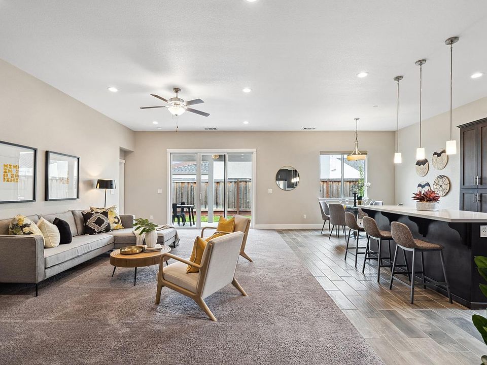 2nd image of 1449 Acorn Way