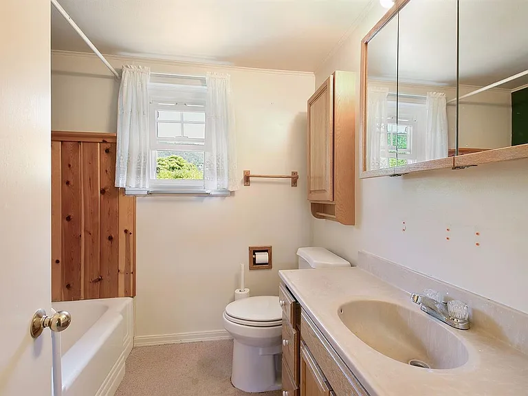 Upstairs bathroom