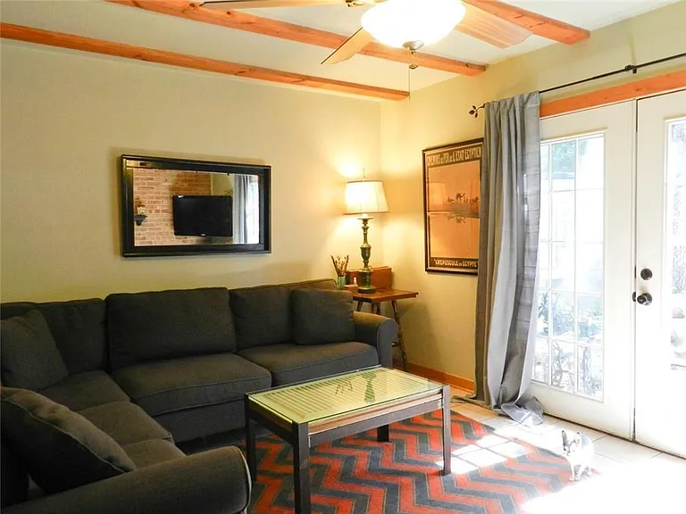 2300 Hancock Dr #7 — Photo 4
