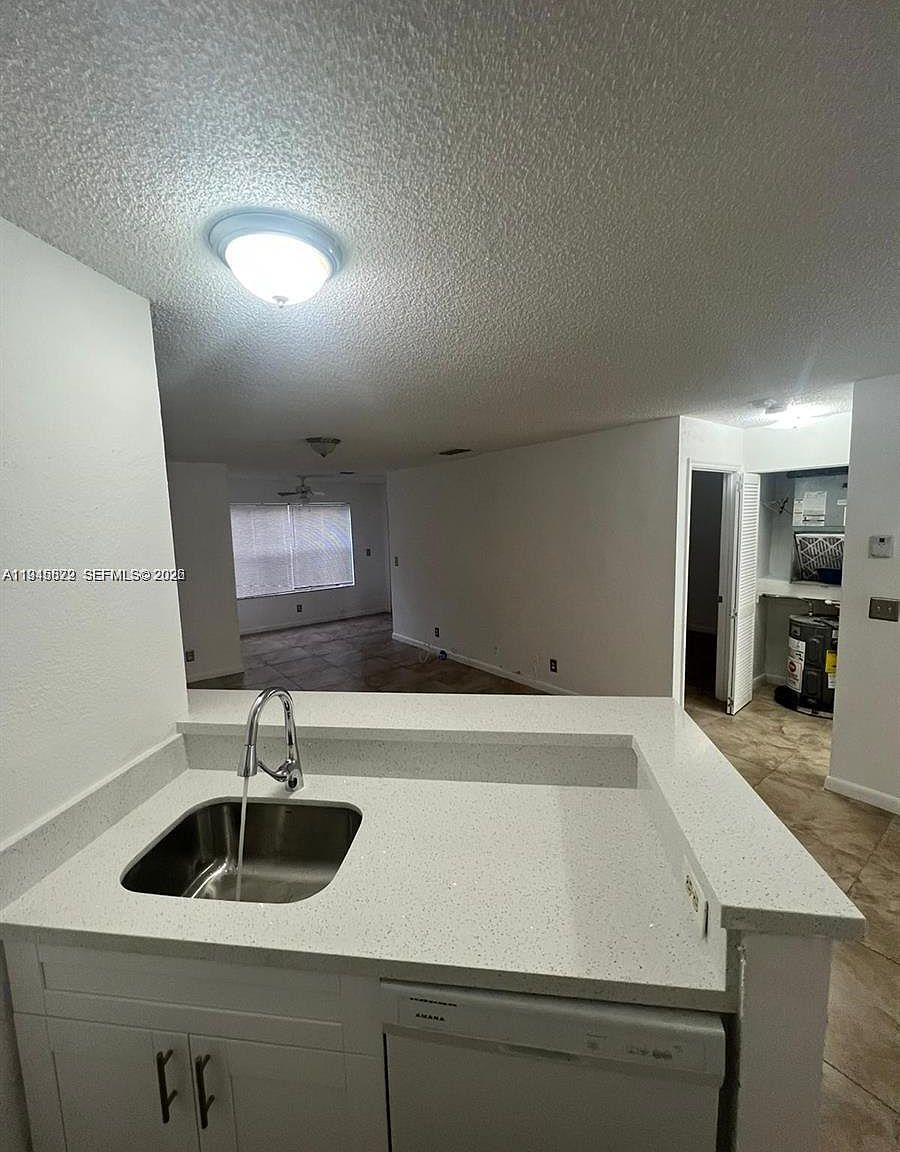 3460 Pinewalk Dr N APT 315
