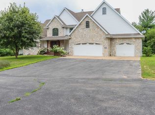 E1421 Dayton Rd, Waupaca, WI 54981