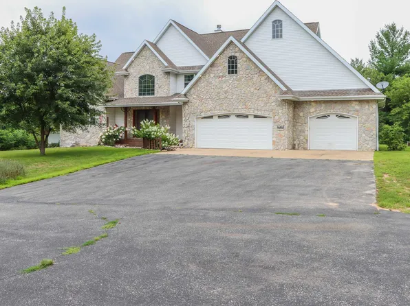 E1421 Dayton Rd, Waupaca, WI 54981
